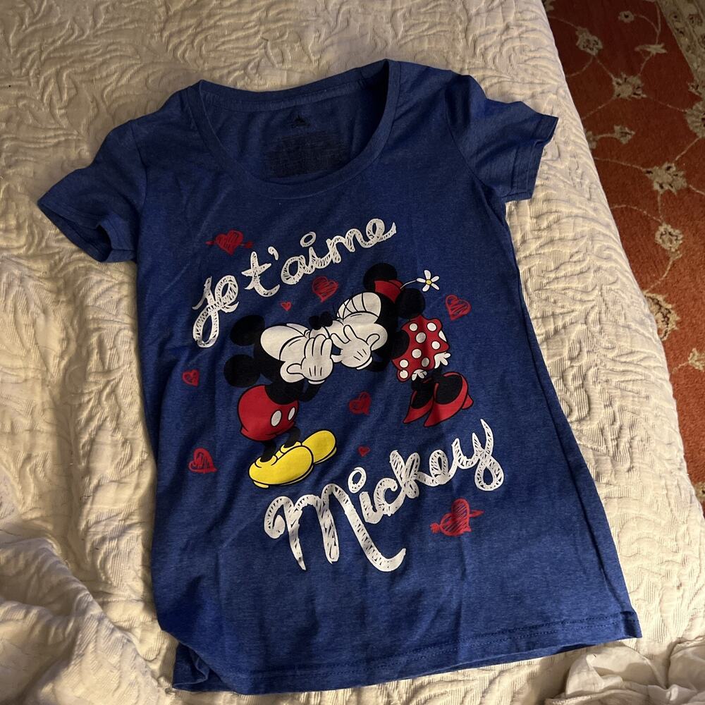 NWOT Women's Disney Je T'aime T-shirt size Small